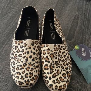 Toms shoes leopard print